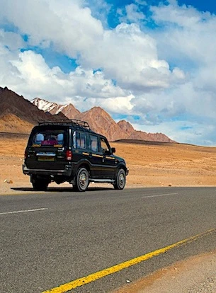 Manali Leh Jeep Safari