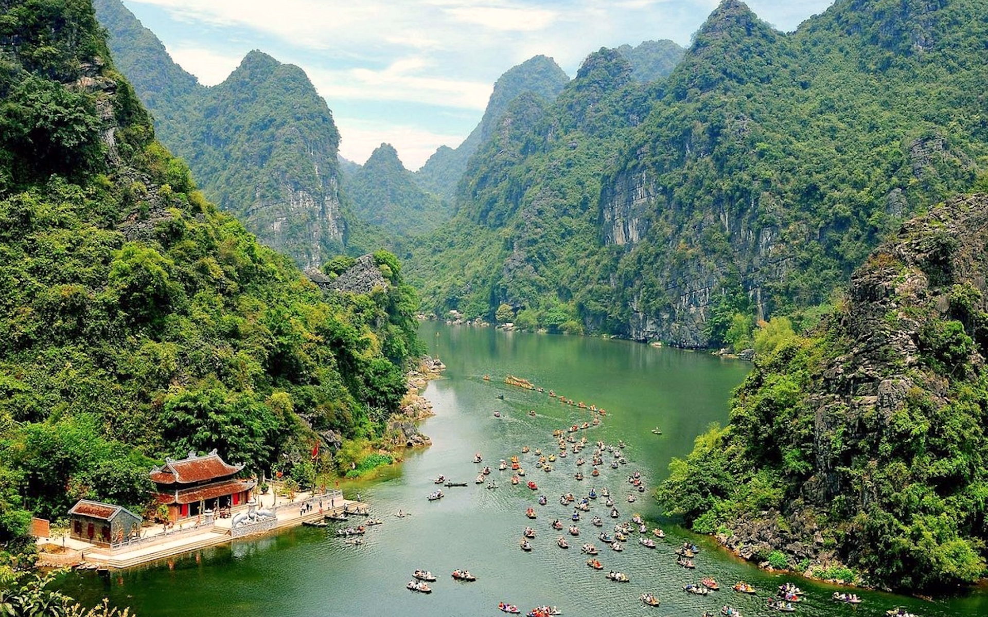 Boating in Trang An, Ninh Binh